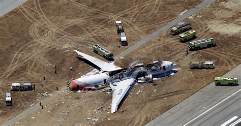 Experts: Plane design key to surviving crashes