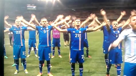 Iceland Players Celebrate Victory With Fans Youtube