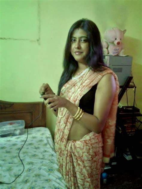 Dressing Below Navel Saree Mou Aka Mona A Sexy Bengali Housewife Showing Navel In