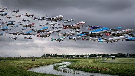 10 Surreal Photos Of Air Traffic Around The World Took 2 Years To Capture