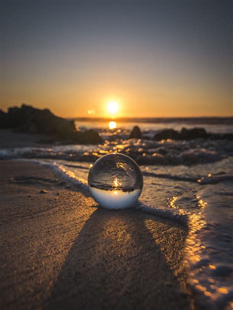 seaside-reflection-free-stock-photos-life-of-pix