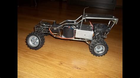Replace the battery cover, if your model has one, then switch the car on and take it for a spin. Homemade rc car Samochód zdalnie sterowany - YouTube