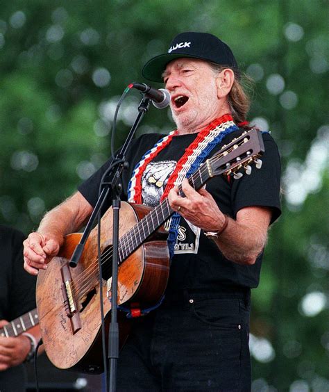 Celebrate Texas Icons Willie Nelsons Birthday In These Great Ways