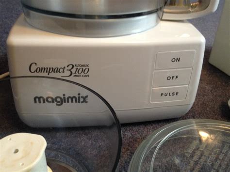 magimix 3100 food processor with accessories in storage box 3 discs and citrus juicer in