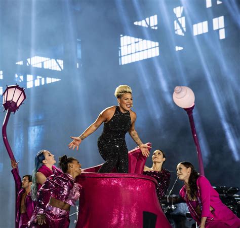 Pink Performs At Beautiful Trauma World Tour In Austin 09 Gotceleb