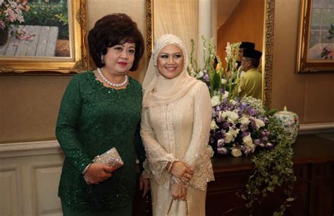 Februar 1987 wan zainab wan mahmud (geb. Akad Nikah of Tunku Harunnarasheed Putra and Amelia ...