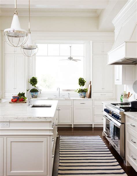5 Best Benjamin Moore Paint Colors For Kitchen Cabinets