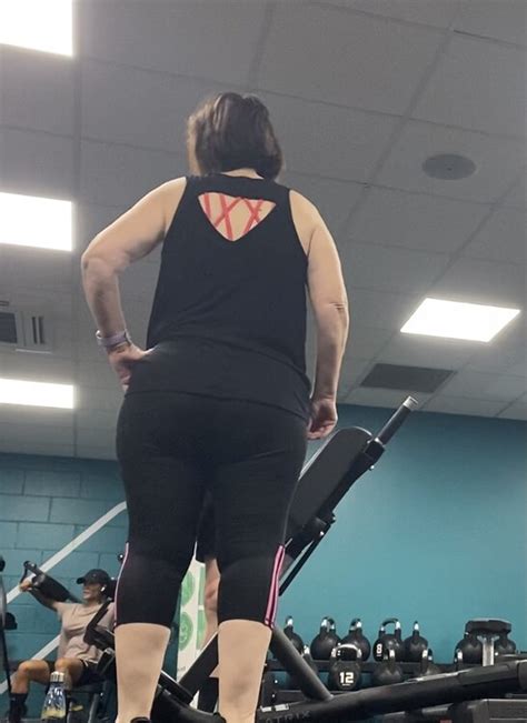 Milf Pawg Bending Over And Working Out Spandex Leggings Yoga Pants