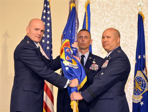 18th Air Force Commander Visits Dover Afb Dover Air Force Base