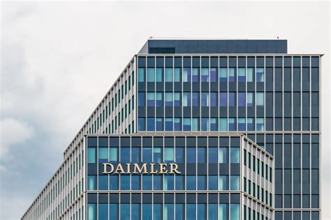 Wirklich Historischer Tag Daimler Spaltet Sich Auf