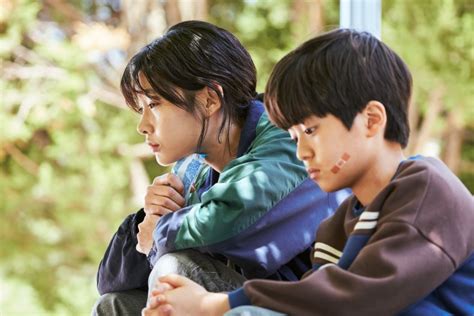 who plays 067 in netflix s squid game 8 facts about hoyeon jung