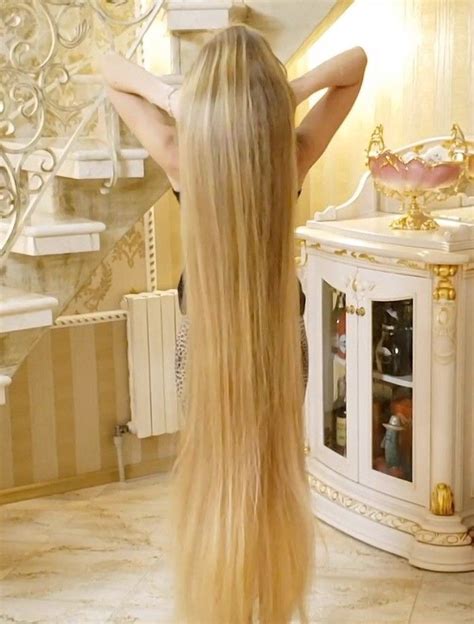 Video Rapunzels Blonde Hair Dance Realrapunzels Long Hair Styles