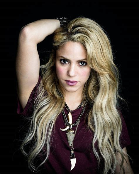 Download Singer Shakira Portrait Wallpaper