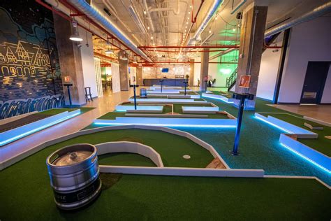 Phillys New Indoor Golf Bar Debuts This Week With Local Brews And Pan