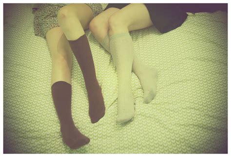Hintergrundbilder Beine Bett Socken Strumpfhose Joint Mädchen Fuß Strumpf 365 Schuh