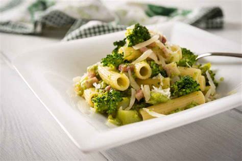 Pasta Con I Broccoli Saporita Facile E Velocissima Buttalapasta