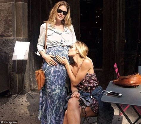 Seven Months Pregnant Doutzen Kroes Gets Belly Kisses From Angels Doutzen Kroes Candice