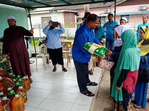 Hadiah tidak tertebak dan/atau hadiah tidak diambil pemenang pengumpulan dan penggunaan dana hibah langsung dalam negeri dalam bentuk uang, termasuk sumbangan masyarakat dari penyelenggaraan. PENYAMPAIAN SUMBANGAN BARANG KEPERLUAN KEPADA MASYARAKAT ...