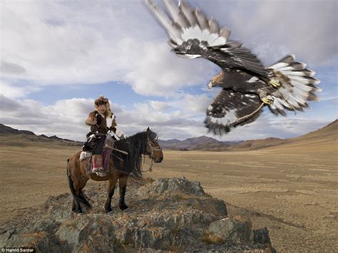 Incredible Photographs Show Nomadic People In Central Asia Express Digest