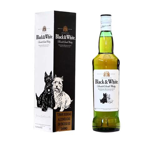 Black And White Whisky Preparado Pexels