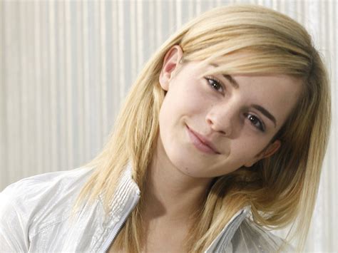 Emma Watson 1080p Wallpaper Hdwallpaper Desktop In 2020 Portrait Emma Watson Beautiful Women