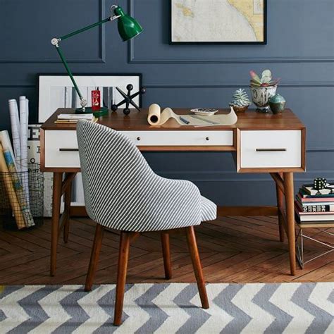 The design of the desk is inspired by the furniture design of the 50's. Thuiswerkplek of werkplek voor thuis inrichten? Lees de ...