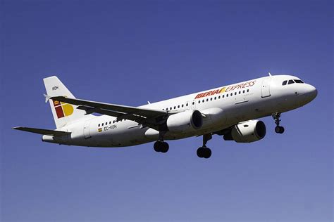 Direct flights from Cardiff to Madrid with Iberia Express in 2017