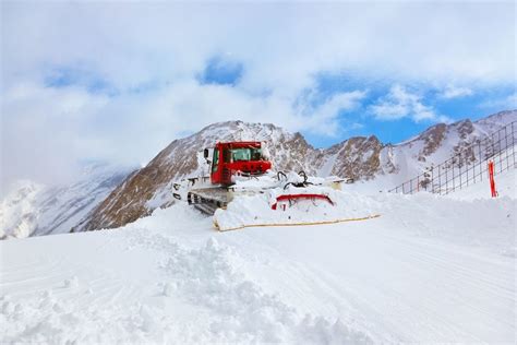 How Do Ski Resorts Make Snow