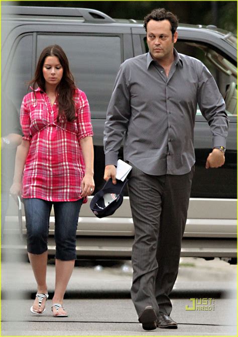 vince vaughn gets visit from pregnant wife photo 2470482 kyla weber pregnant celebrities