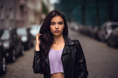 model depth of field leather jacket woman girl brown eyes black hair wallpaper