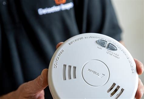 Why does the fire/smoke if the smoke detector keeps beep when you're cooking, please check if the installation site is correct. Smoke Detector Maintenance | Smoke Alarm Maintenance Tips