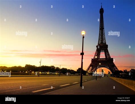 Sunrise In Paris With Eiffel Tower Stock Photo Alamy