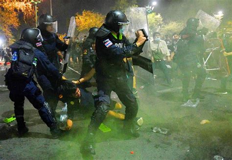 Thai Police Use Rubber Bullets To Break Up Protest Taipei Times