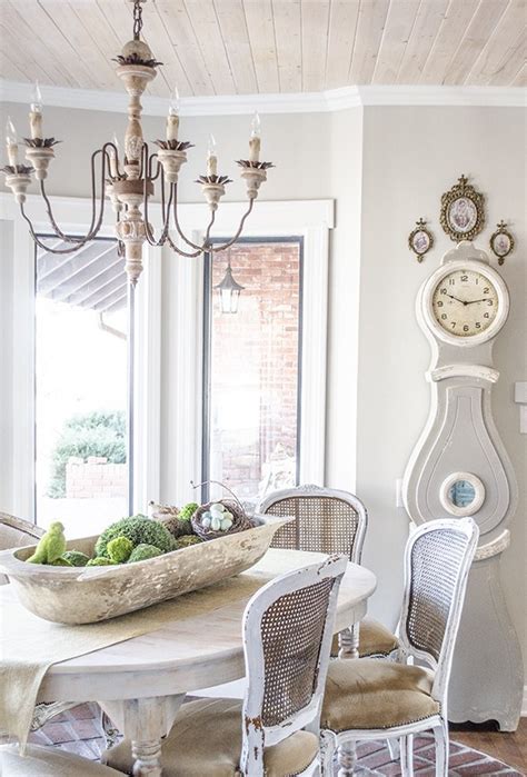 17 Elegant French Country Chandeliers