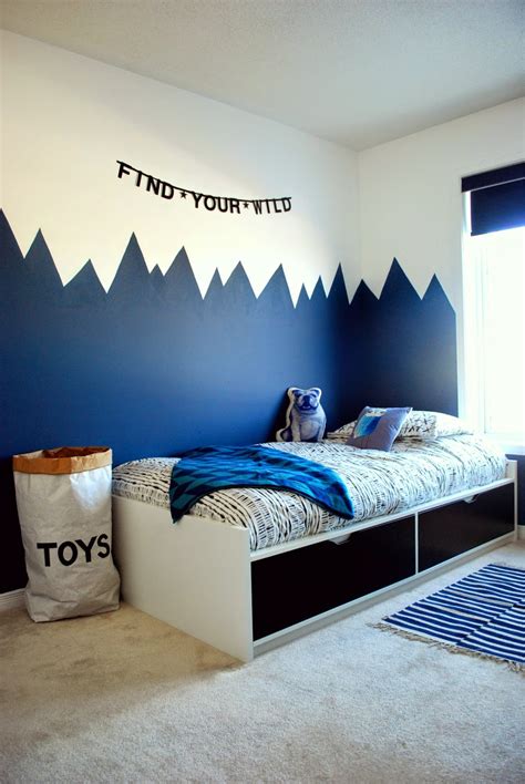 Designing a room for your teenage boy isn't as difficult as it seems, and to make while searching for boys' room decor, try to keep your son's interests top of mind. the boo and the boy: the boy's new room!