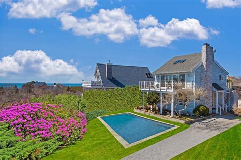 New Montauk Beach House Hits The Market Asking 325m Curbed Hamptons