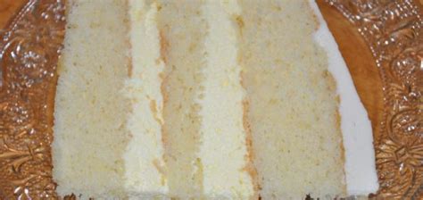 White Cake With Mousse 3a Wedding Cake Filling Recipes Wedding Cake Fillings Costco Cake