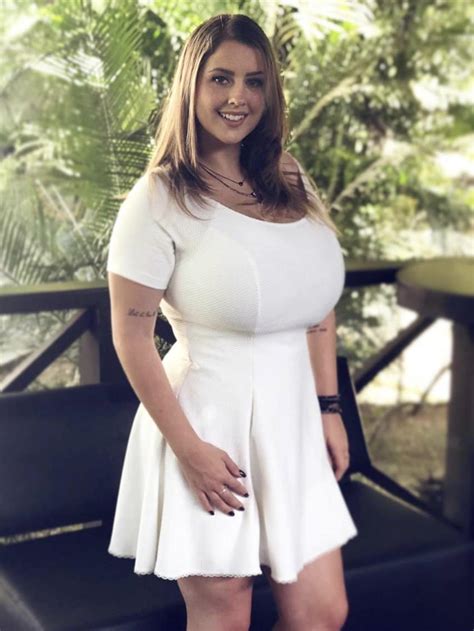 A Dream In White R Busty Hide