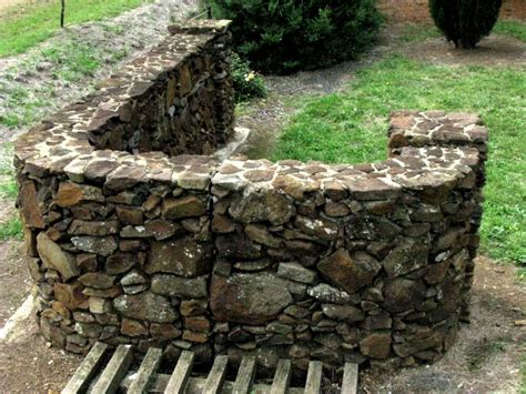 Building Good Looking Stone Walls