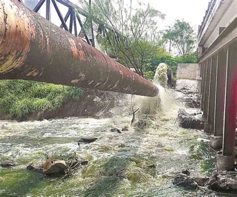 Derrame De Aguas Negras Por Ruptura De Ducto Contamina Canal Y El Río Bravo La Tarde