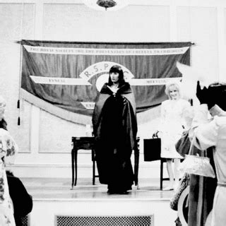 Witch Fabulous Anjelica Huston Gif Find On Gifer