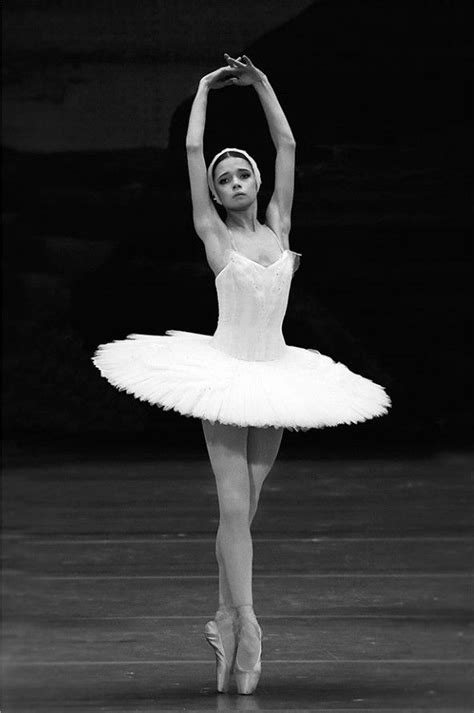 Pin By Hana T On Balet Ballet Dance Photography Ballet Photography