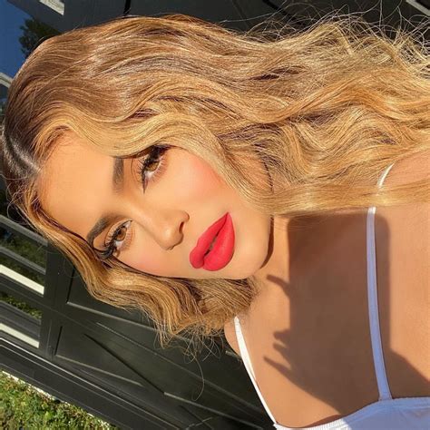kylie jenner has died her hair a warm shade of caramel brown