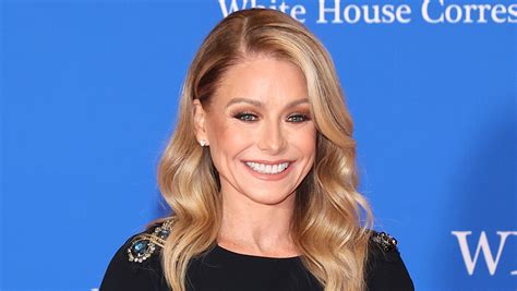 Kelly Ripa Once Made An Nsfw Mistake On Facetime With Andy Cohen