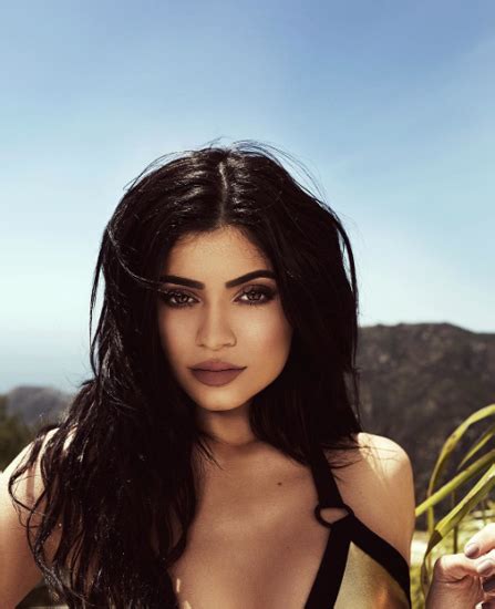 Kendall E Kylie Jenner Party Hot In Piscina Con Lamica
