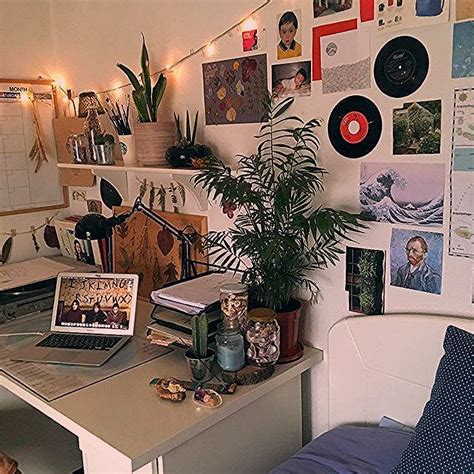 Room Ideas Artsy Aesthetic Vintage 90s Grunge Kanken Vinvyl Bedroom