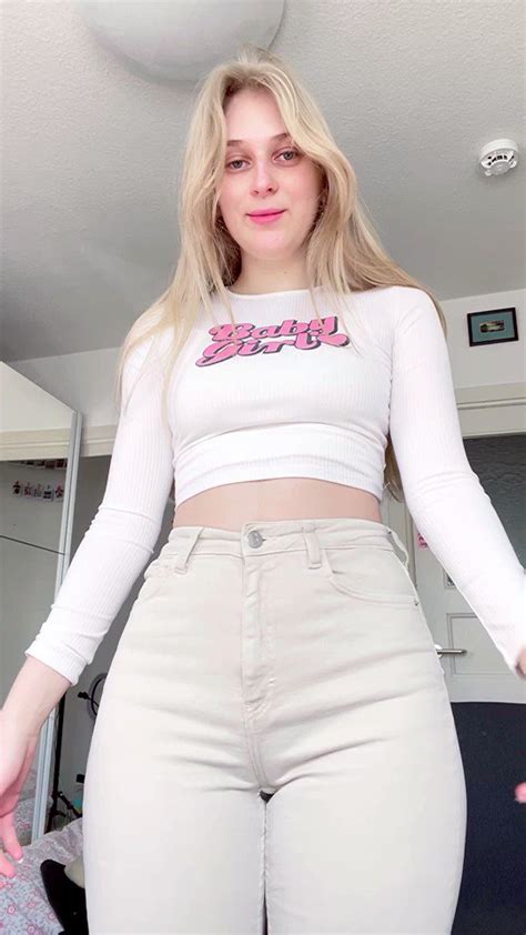 Stella 🌞 Free Fansly On Twitter Would You Fuck Me After Seeing Whats