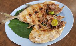 Salah satu yang cukup dikenal dengan sajian ini adalah rumah makan ulu juku mappanyukki. Peringkat: 6 restoran / tempat makan Masakan Makassar enak di Kelapa Gading di PergiKuliner.com