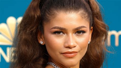 Zendaya Takes Her Curly Bob Courtside For Date Night Vogue