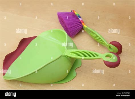 Dustpan High Resolution Stock Photography And Images Alamy